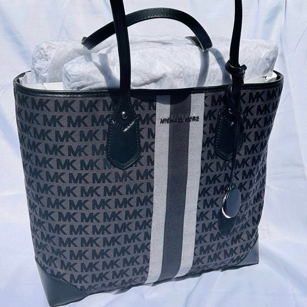 Michael Kors Large ‘Eva’ Handbag w/Removable Pouch